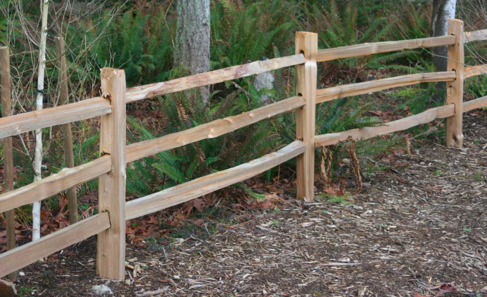Split cedar 3-rail fence